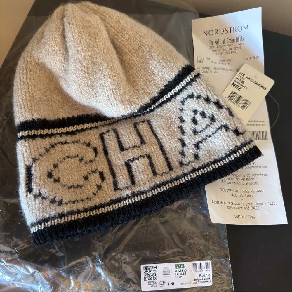 ❤️ Authentic CHANEL Beige Tan and Black Cashmere Wool Silk Beanie Winter Hat